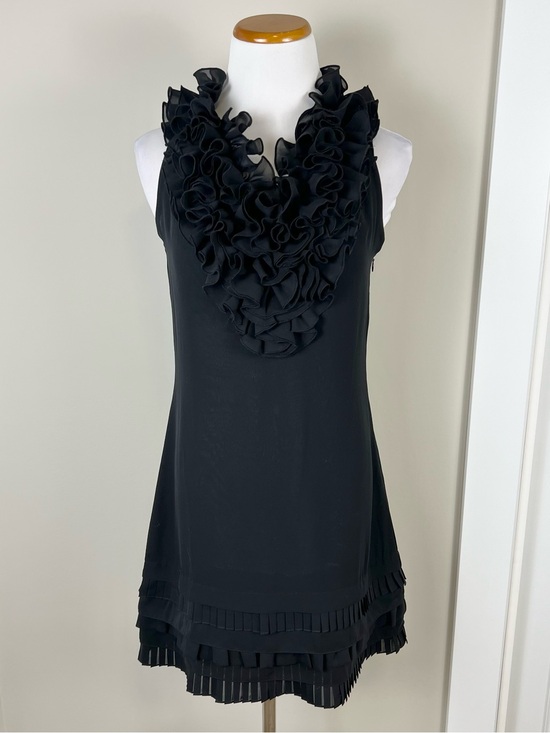 Ted Baker Dresses & Skirts - Ted Baker Black Ruffle V-Neck Sleeveless Dress